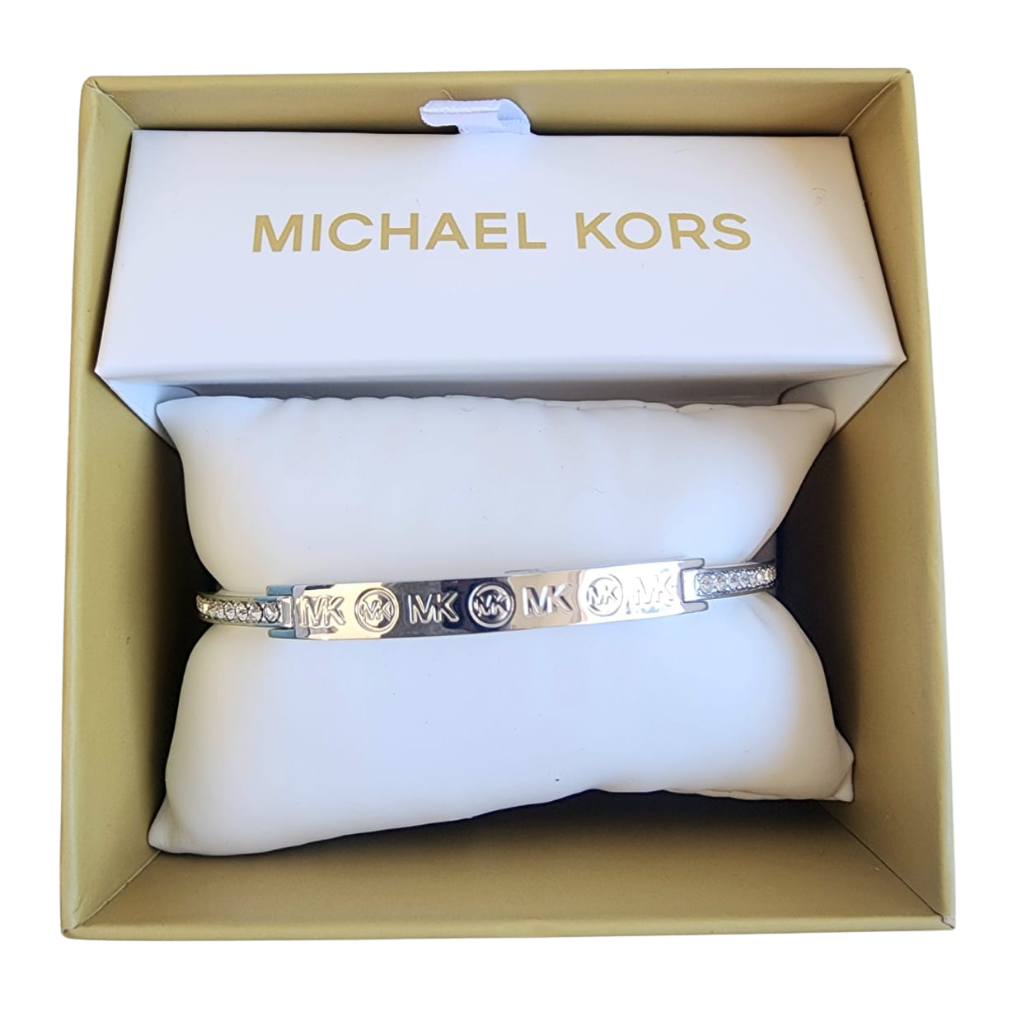 Pulsera Michael Kors plateada rígida con placa MK y cristales