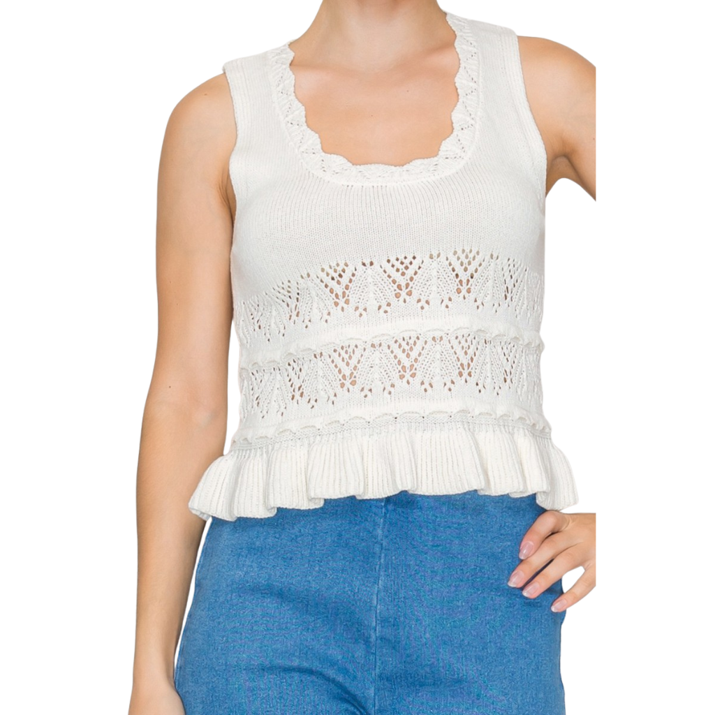Blusa Tejida Blanca con Detalles Calados y Olan