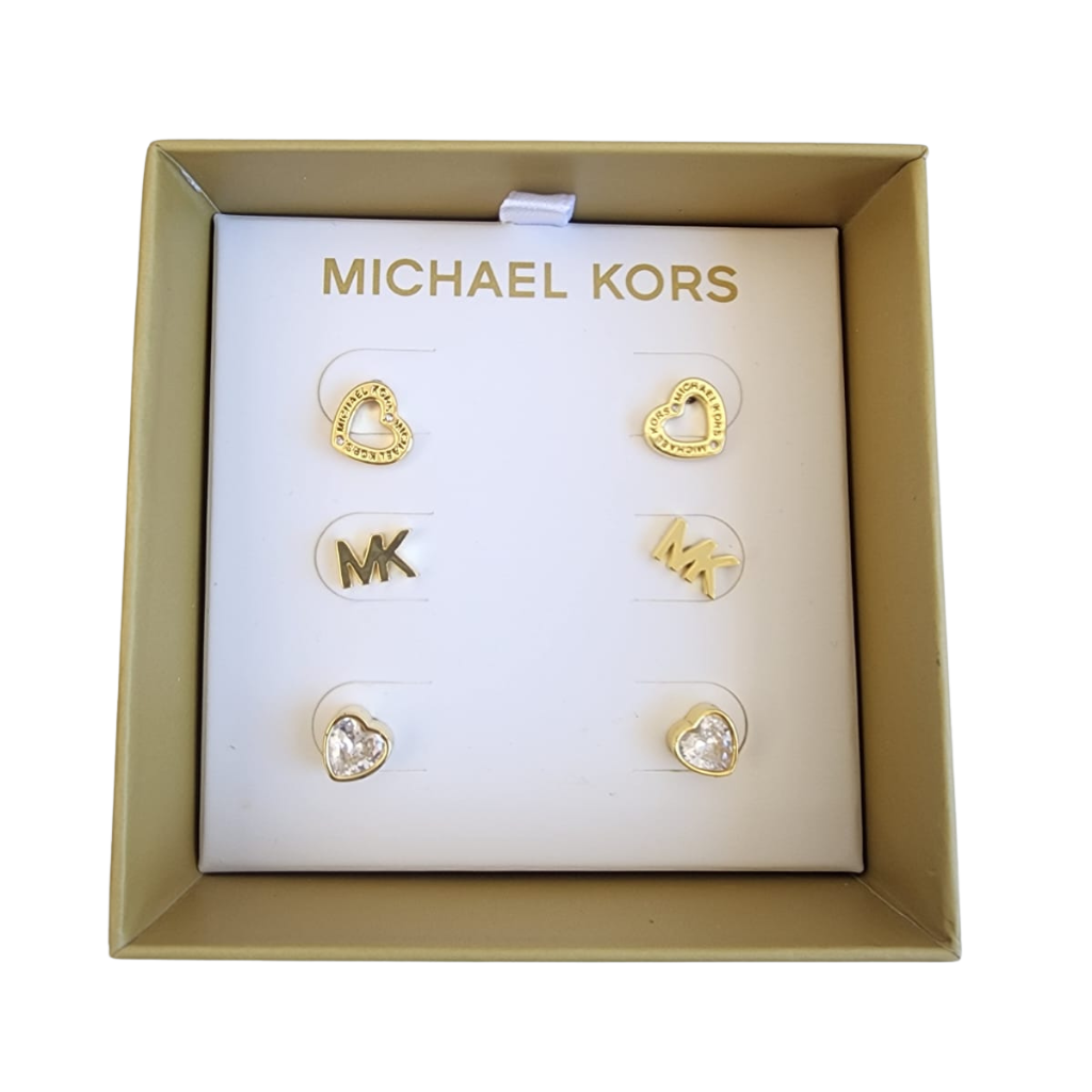 Set de aretes Michael Kors dorados 3 pares con diseño corazón y logo MK