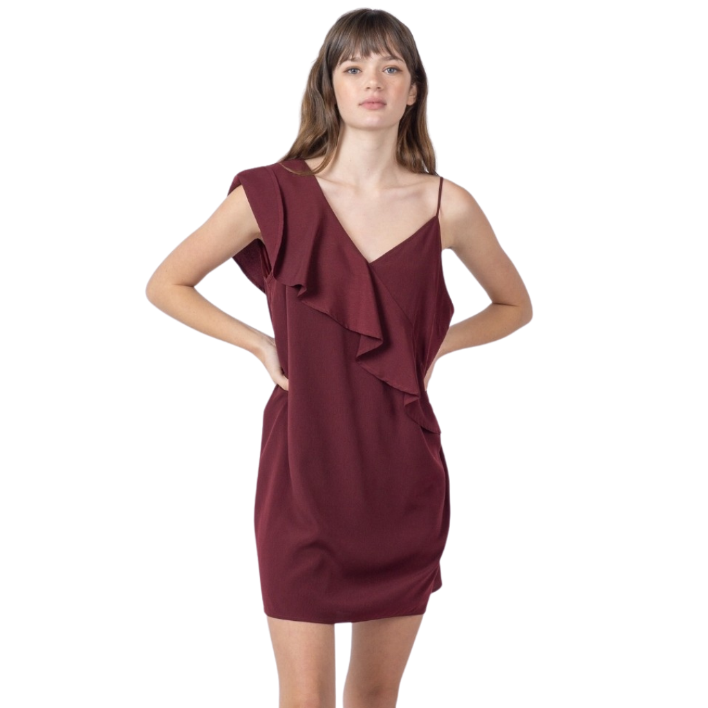 Vestido corto asimétrico vino con detalle de volante