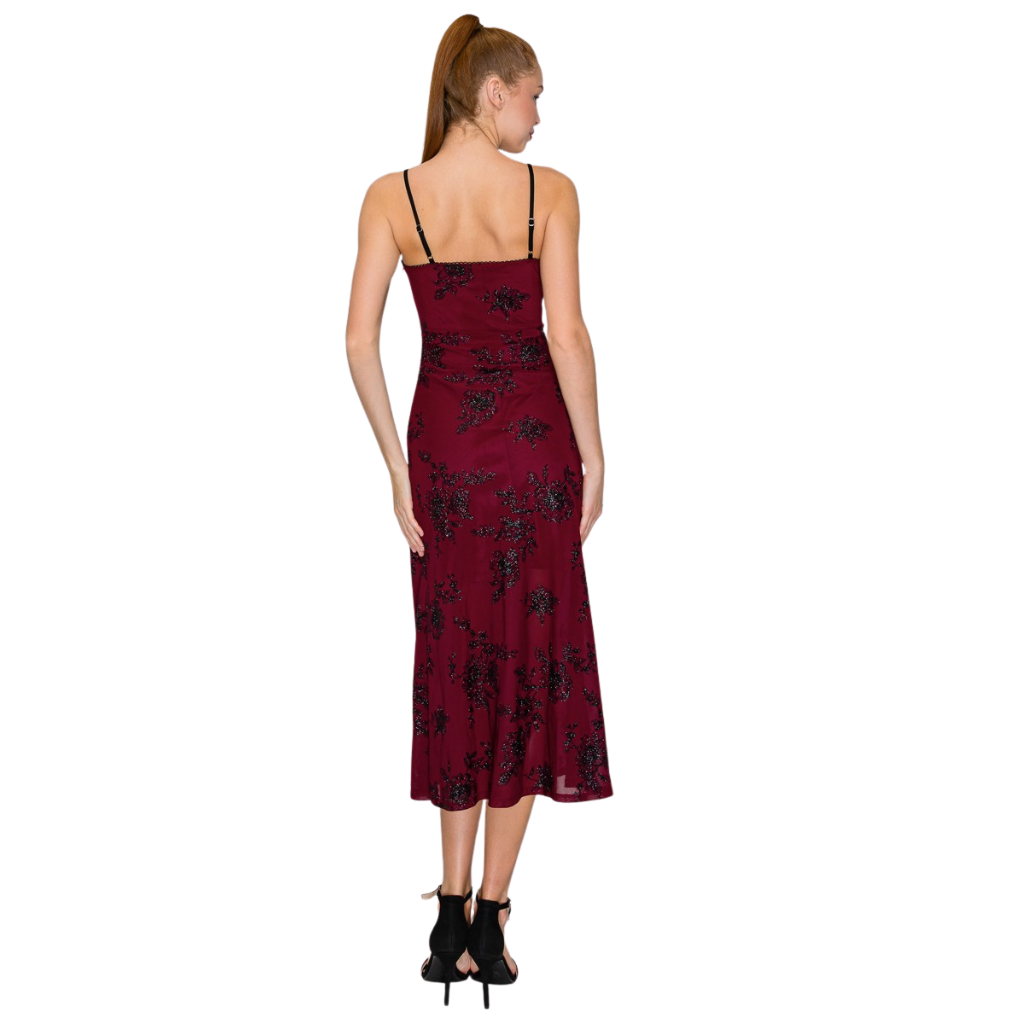 Vestido Midi Rojo con Aplicaciones Bordadas