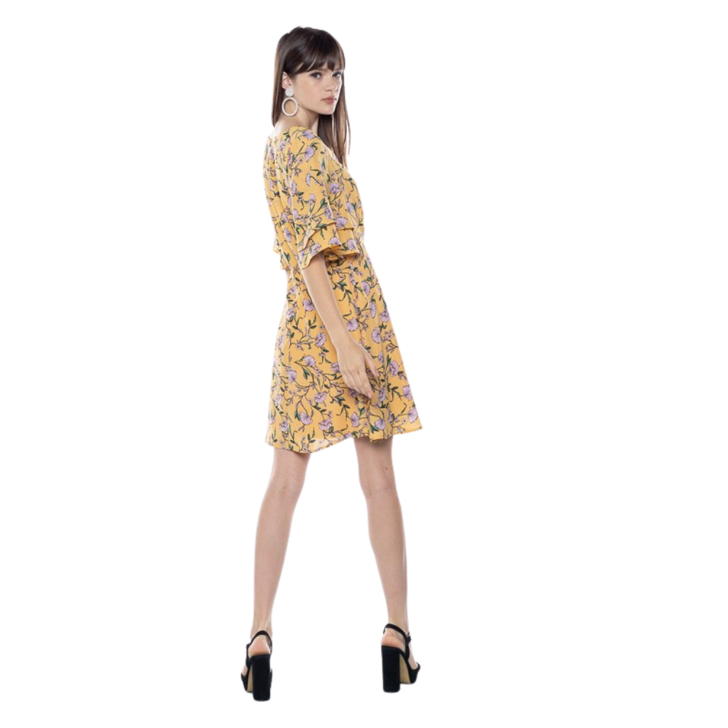 Vestido amarillo floral con escote en V y manga amplia