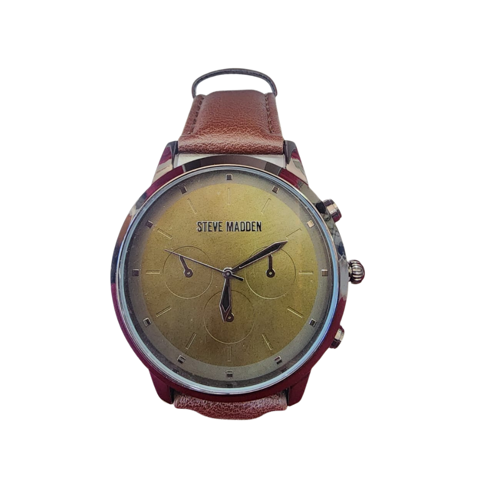 Reloj Steve Madden Hombre Café con Esfera Dorada Diseño Clásico Elegante