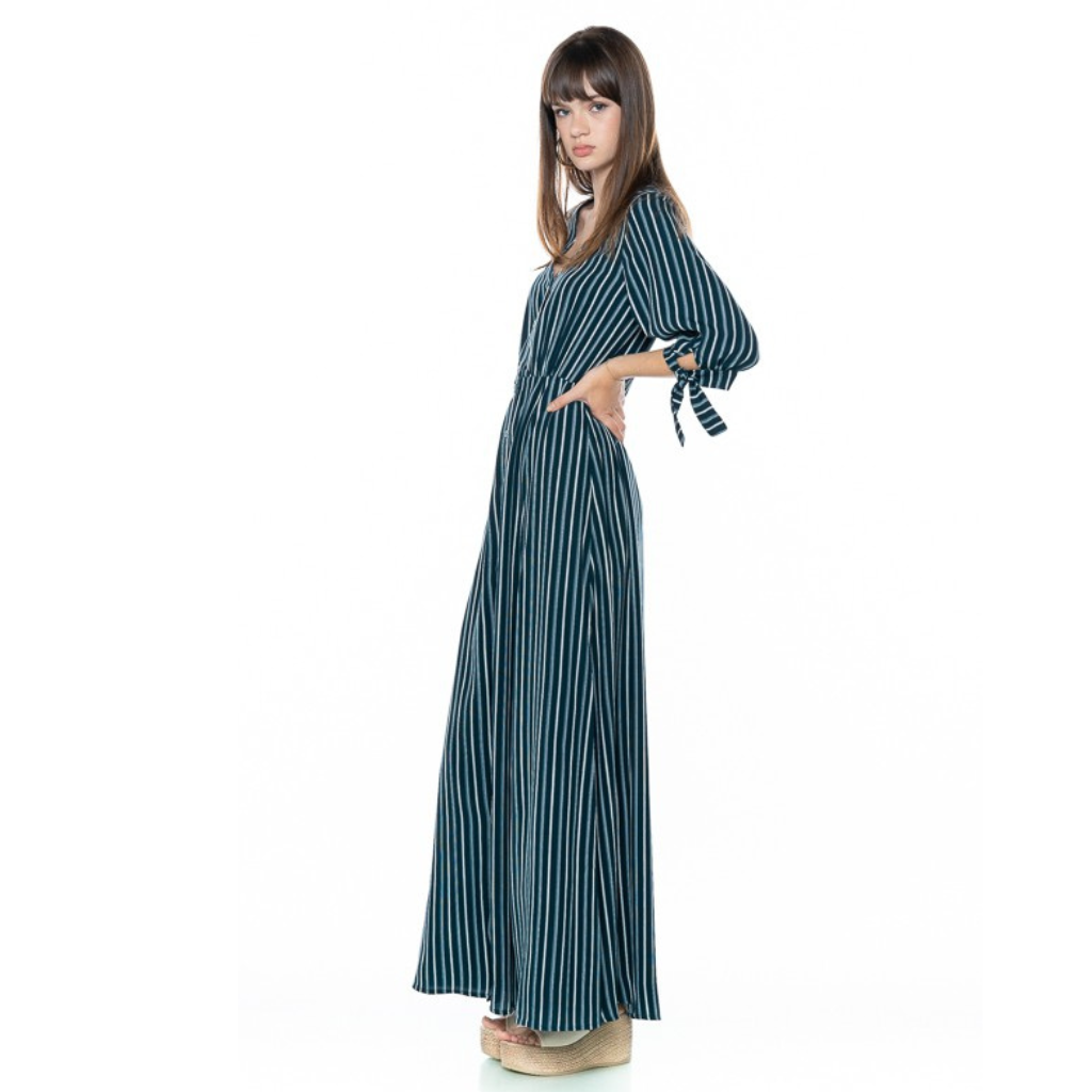 Maxivestido verde escote en "V"