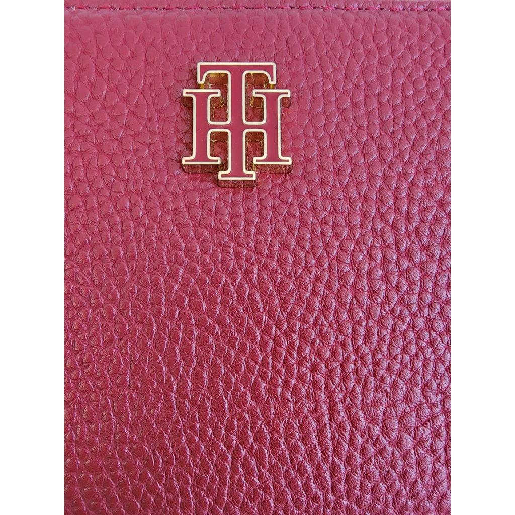 Cartera Tommy Hilfiger original roja con cierre tipo wristlet