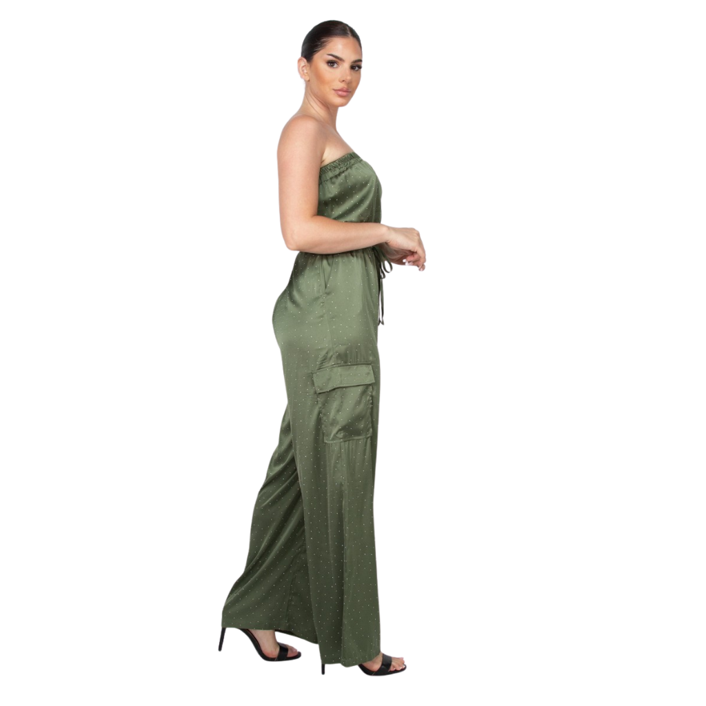 Jumpsuit strapless verde con bolsillos cargo