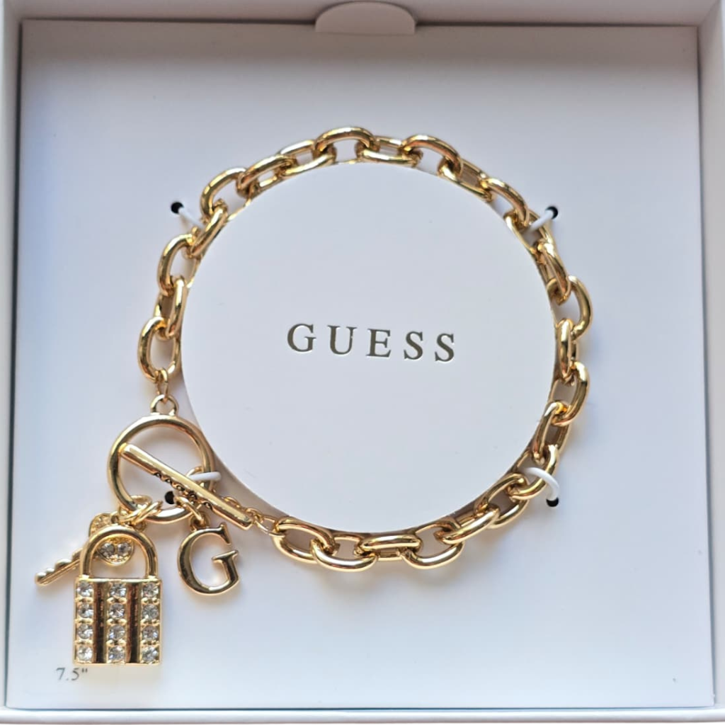 Pulsera Guess Original Dorada con Dijes de Candado, Llave y Logo G con Cristales