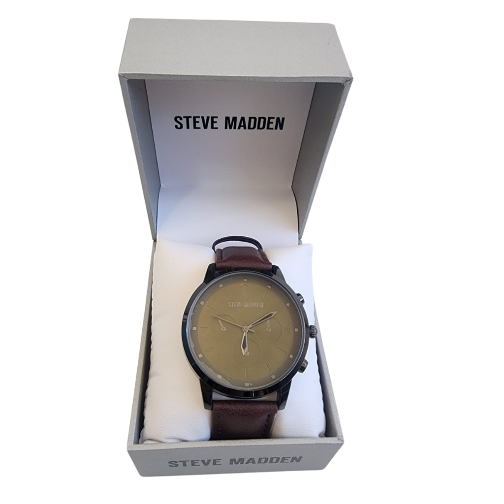 Reloj Steve Madden Hombre Café con Esfera Dorada Diseño Clásico Elegante