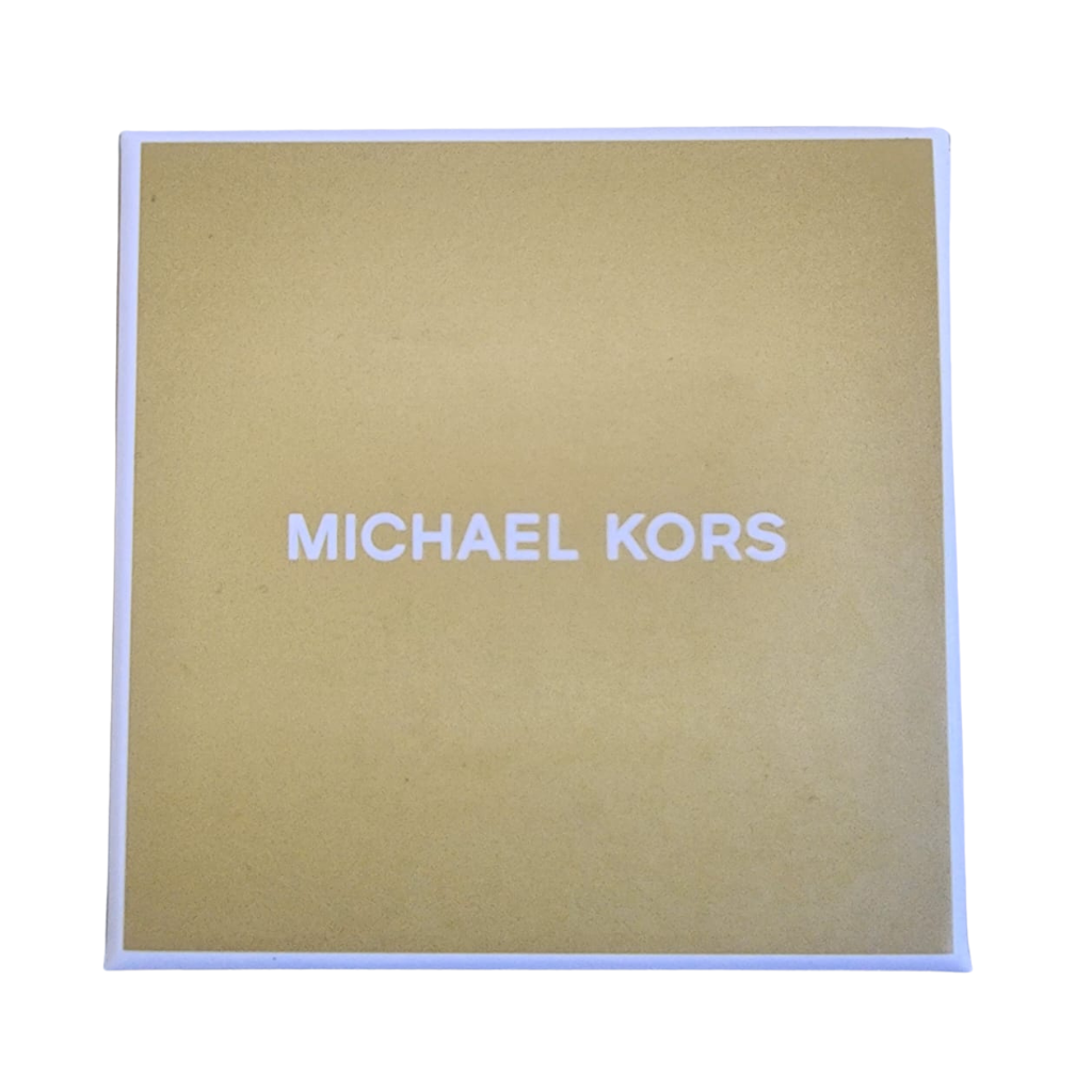 Set de aretes Michael Kors dorados 3 pares con diseño corazón y logo MK