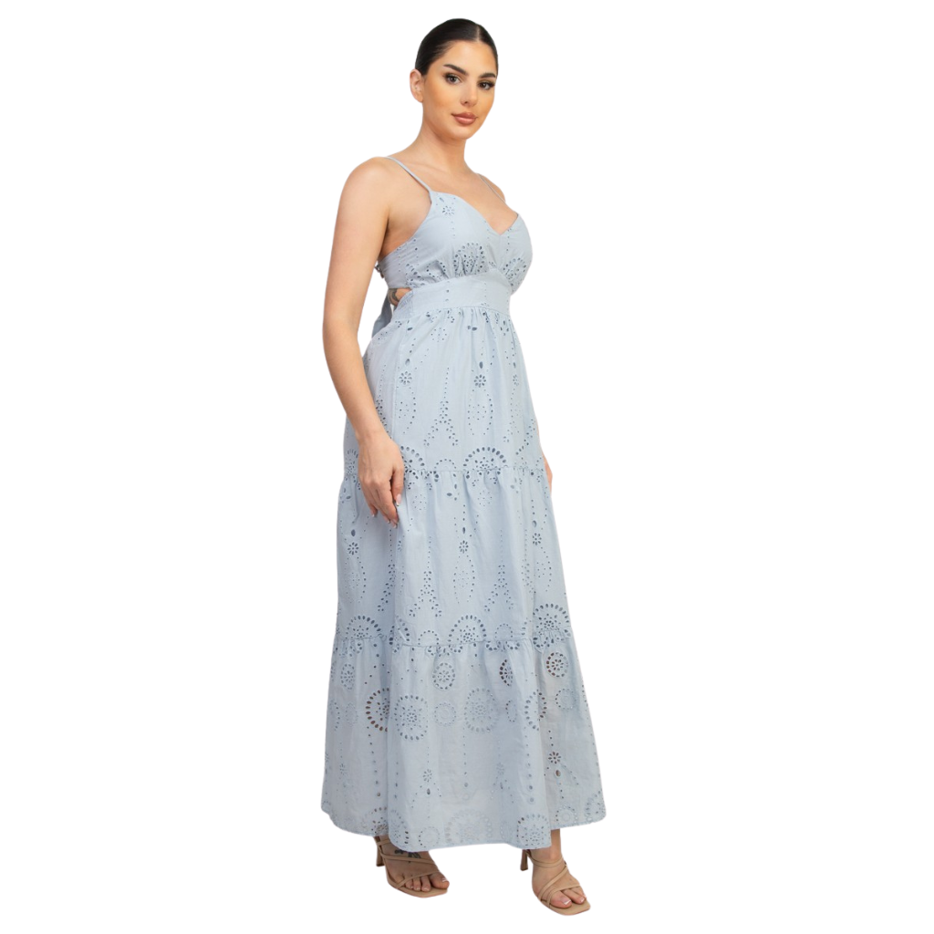 Vestido Midi Azul con Bordado Calado