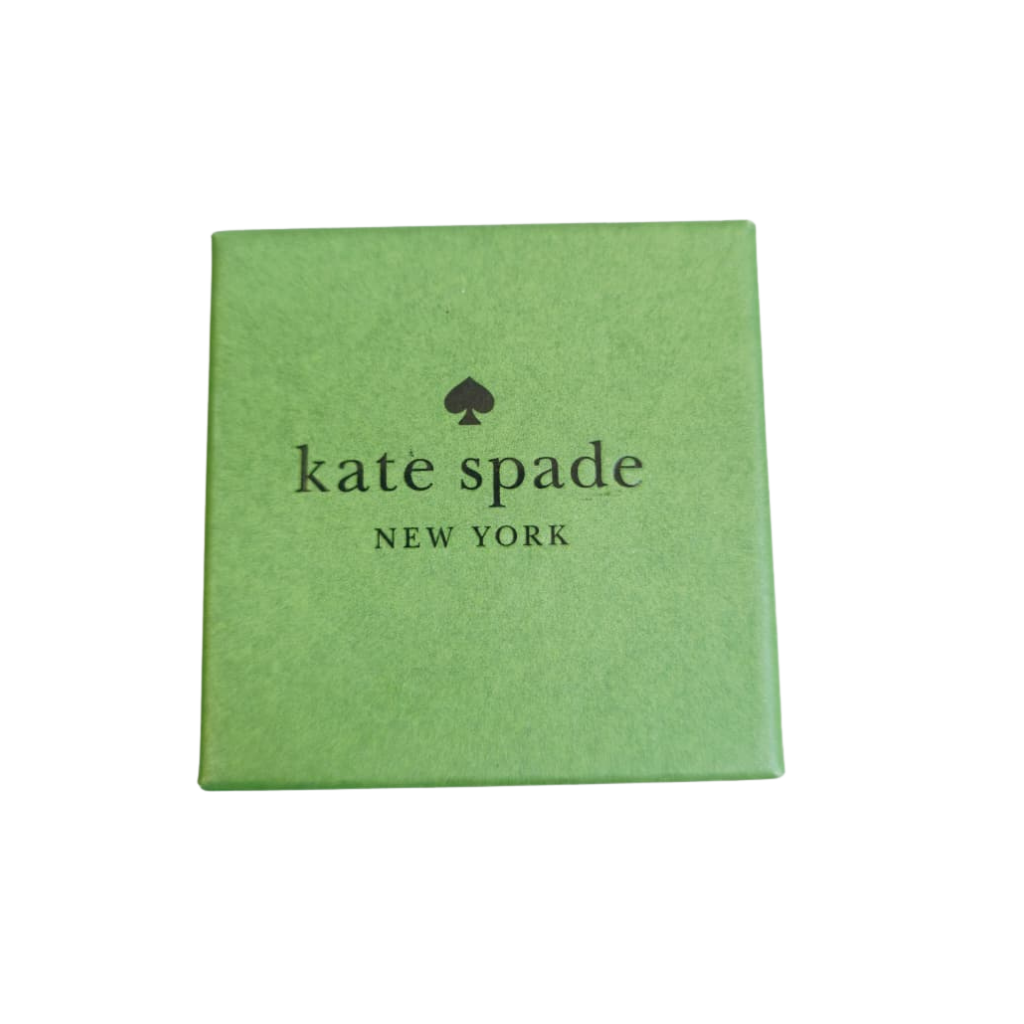 Aretes Kate Spade dorados con cristal ovalado y halo de zirconias