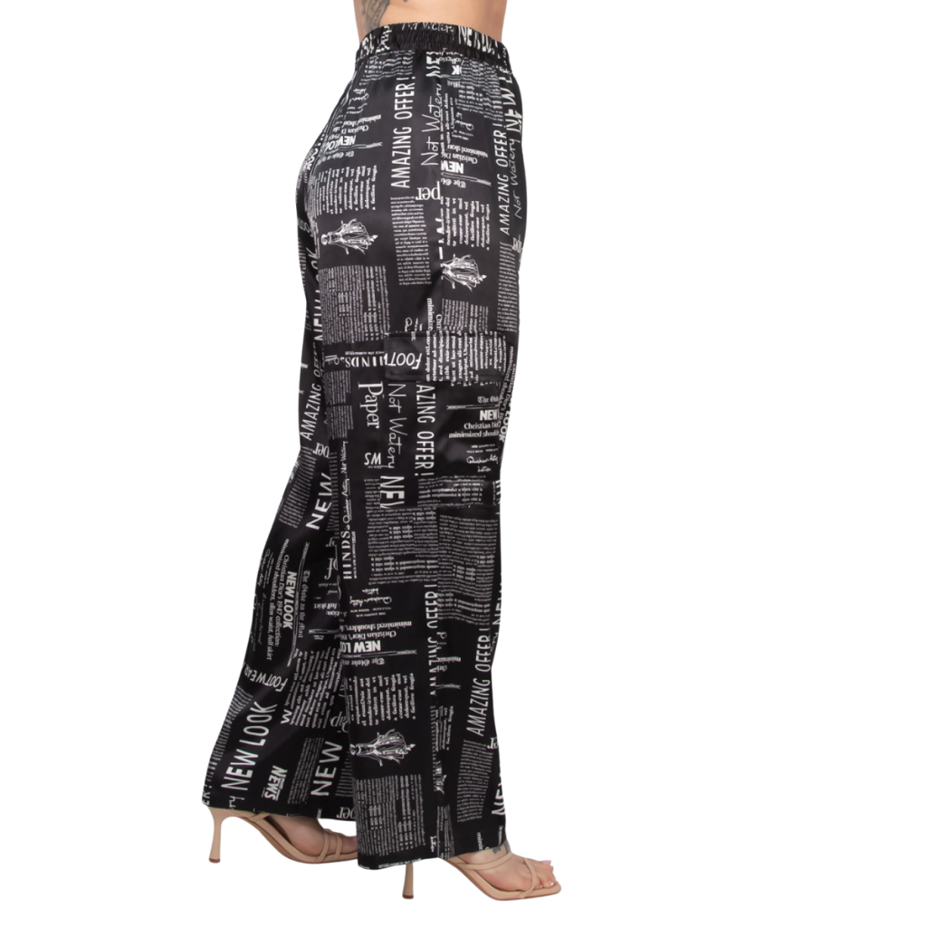 Pantalón estampado periódico blanco y negro