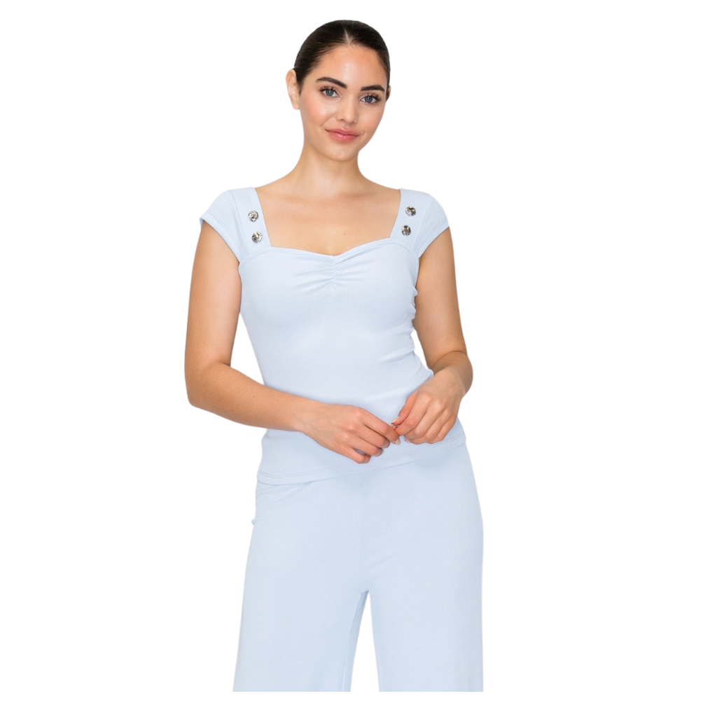 Blusa Azul Claro Entallada con Botones Decorativos