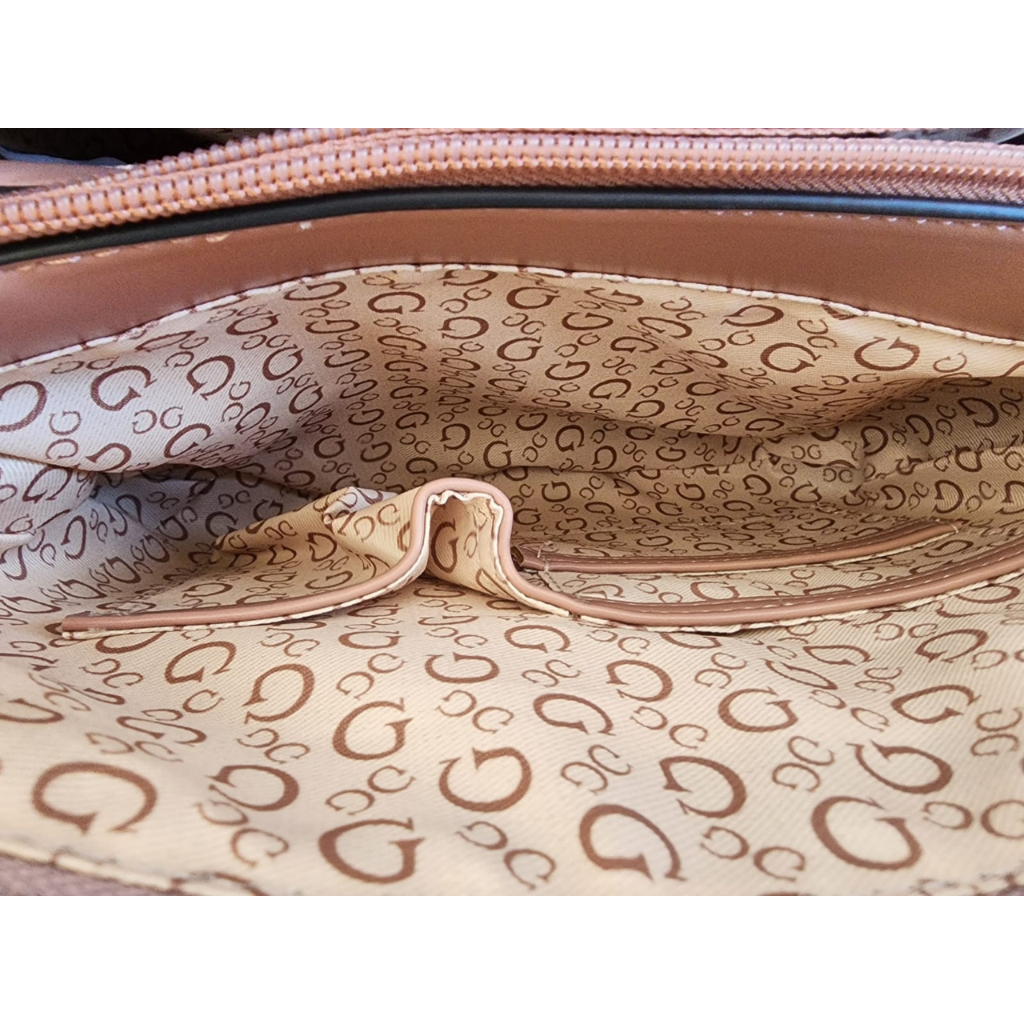 Bolsa Guess crossbody monograma beige / rosa con cadena dorada