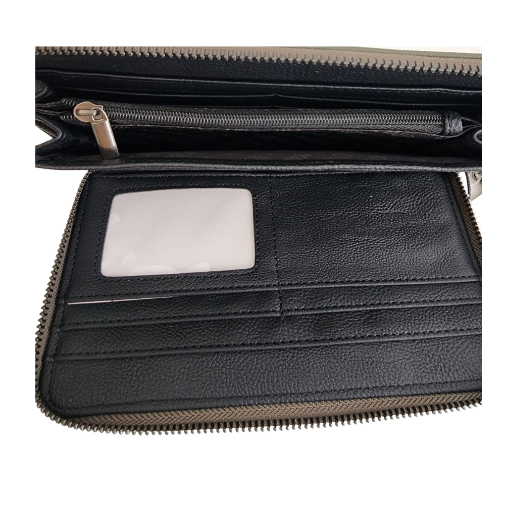 Cartera Steve Madden original color verde oliva con cierre y correa
