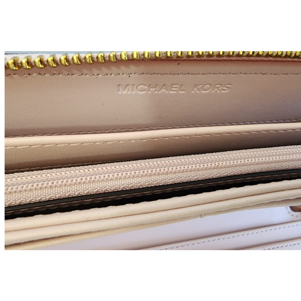Cartera Michael Kors Jet Set Travel Logo Brown con Wristlet Desmontable