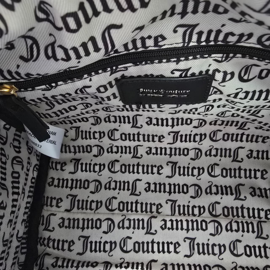 Bolsa Juicy Couture Satchel Negra con Monograma y Charm de Fresa