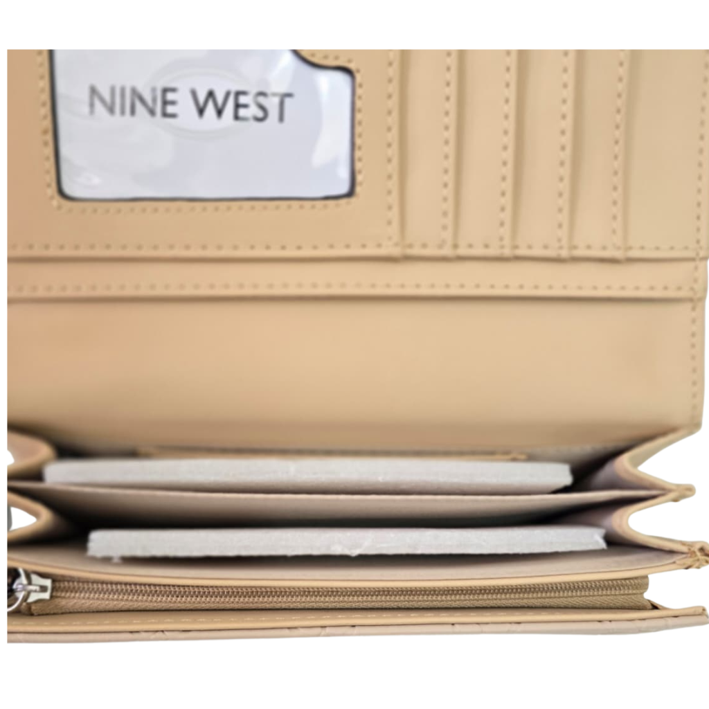 Cartera Nine West Beige Monograma con Correa y Monedero