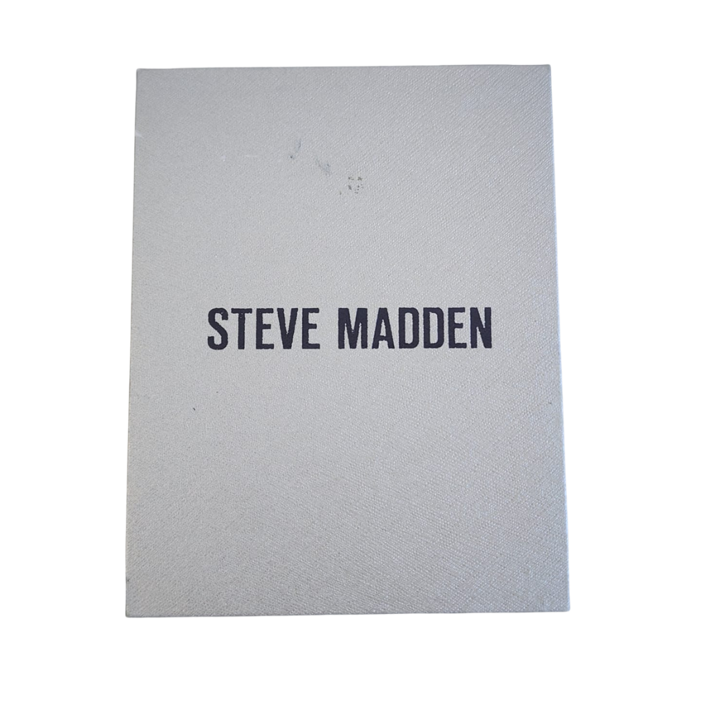 Reloj Steve Madden Hombre Café con Esfera Dorada Diseño Clásico Elegante