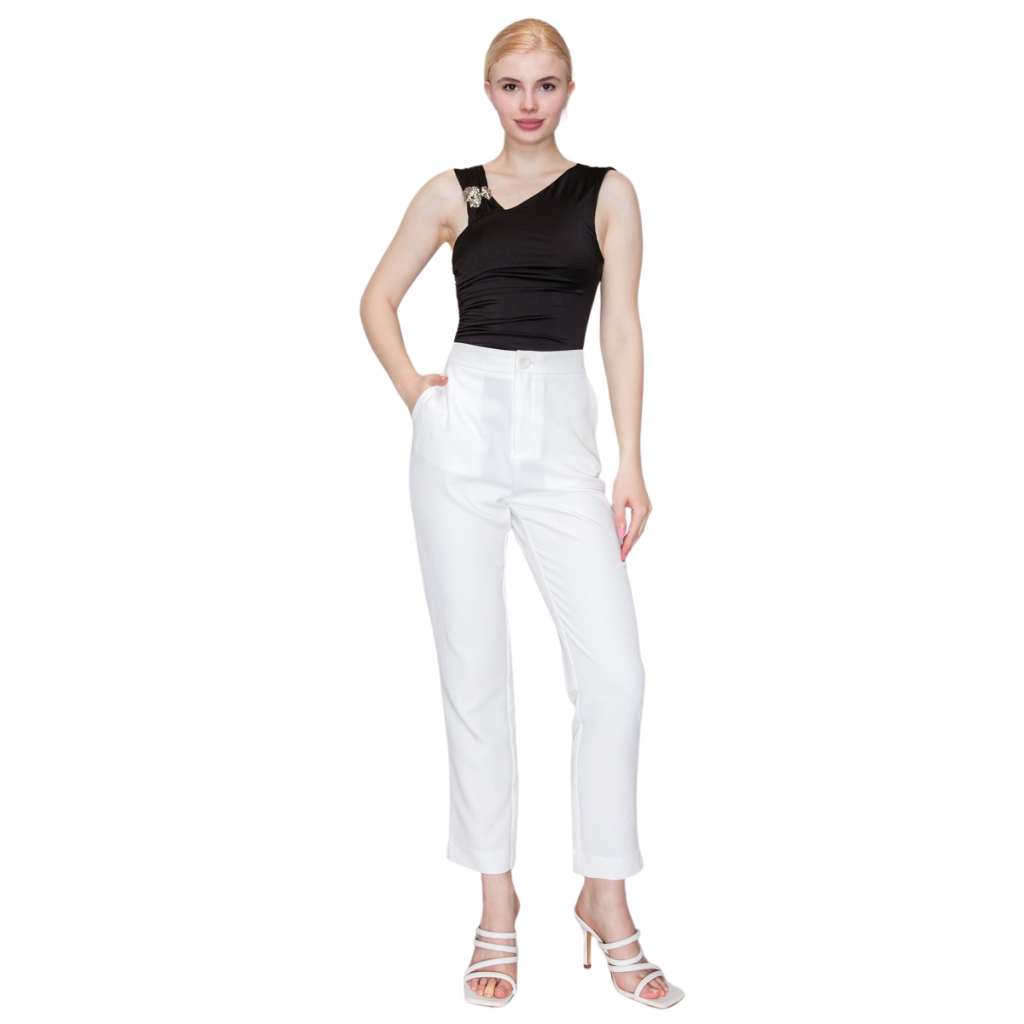 Blusa Negra Asimétrica Elegante Con Broche Decorativo