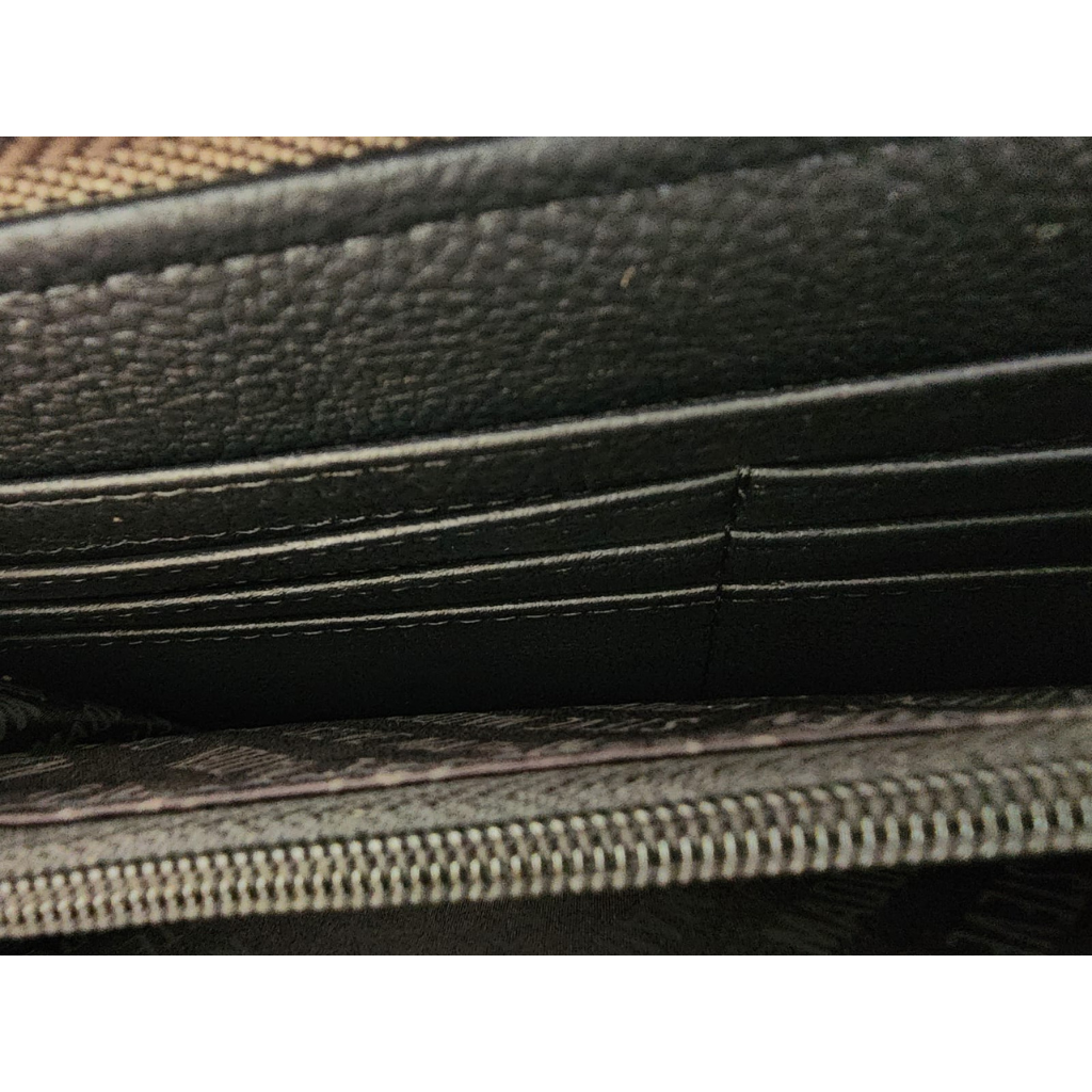 Cartera Steve Madden original color verde oliva con cierre y correa
