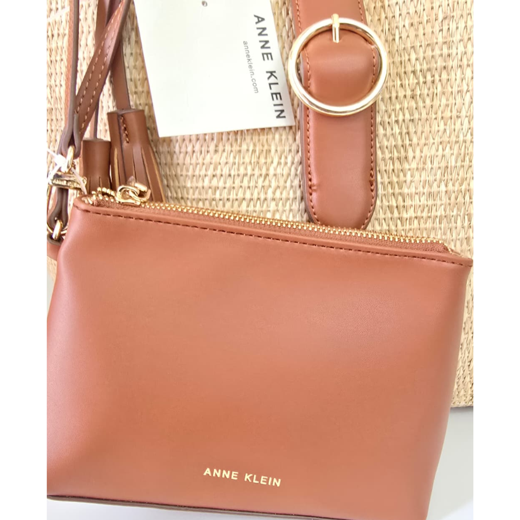 Bolsa Tote Anne Klein Tejida Beige con Pouch Café