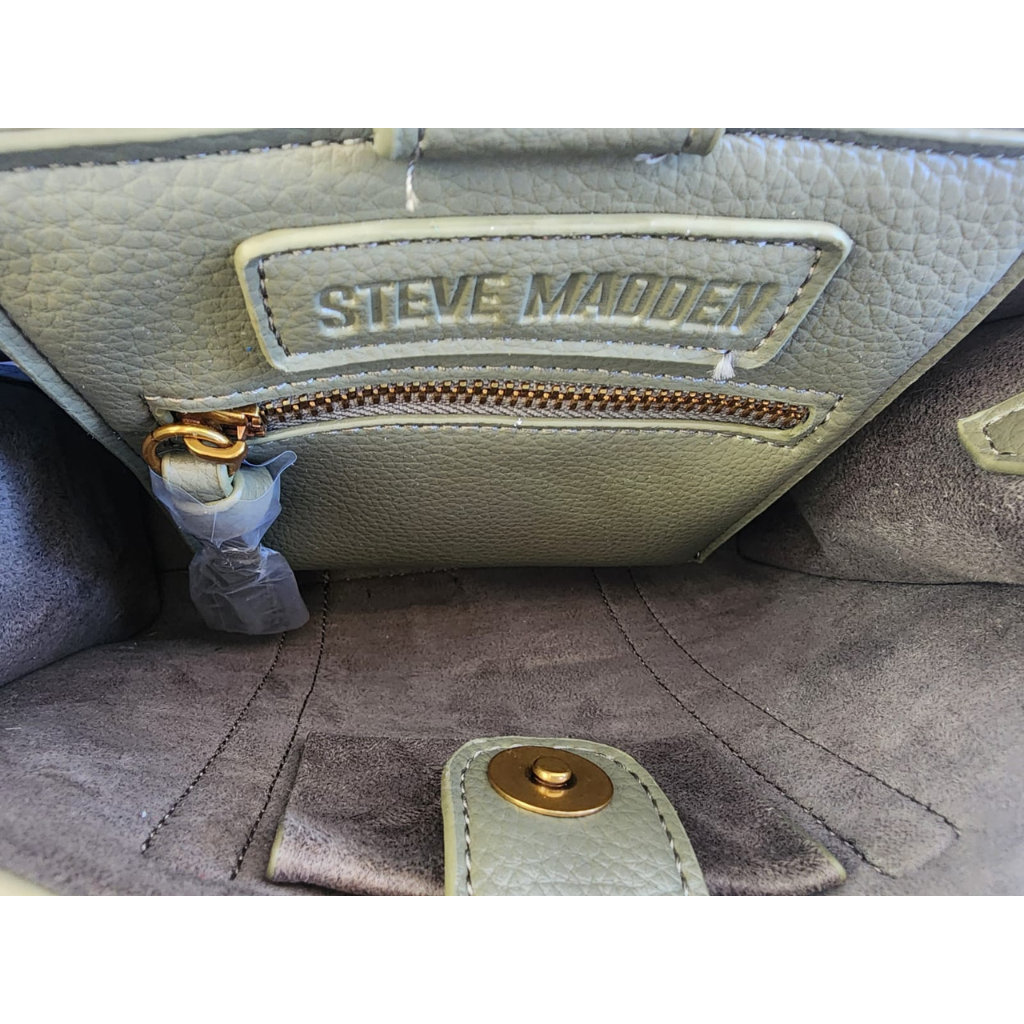 Bolsa Steve Madden verde con monedero corazón y correa ajustable