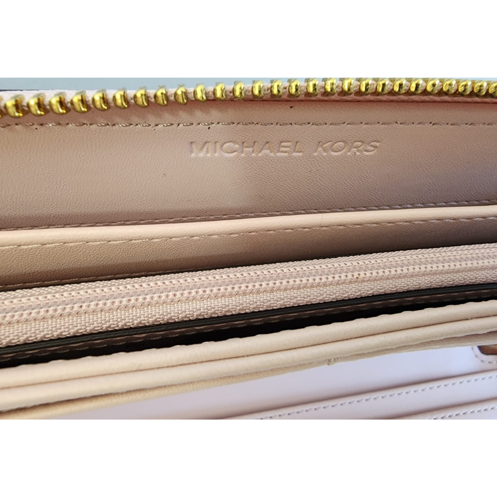 Cartera Michael Kors original monograma MK con cierre tipo wristlet