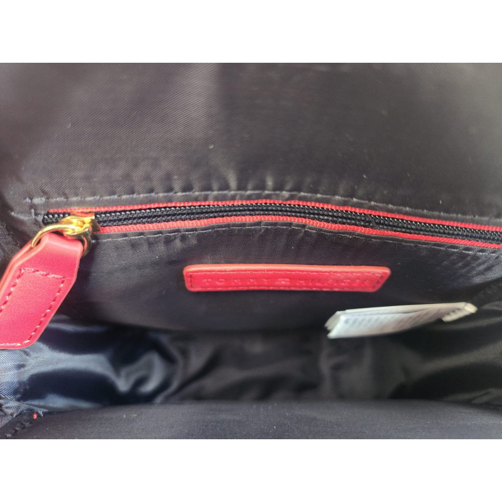 Bolsa Tommy Hilfiger crossbody roja con monograma