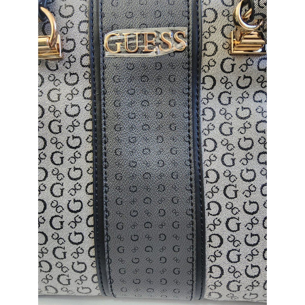 Bolsa Guess satchel monograma gris con correa larga