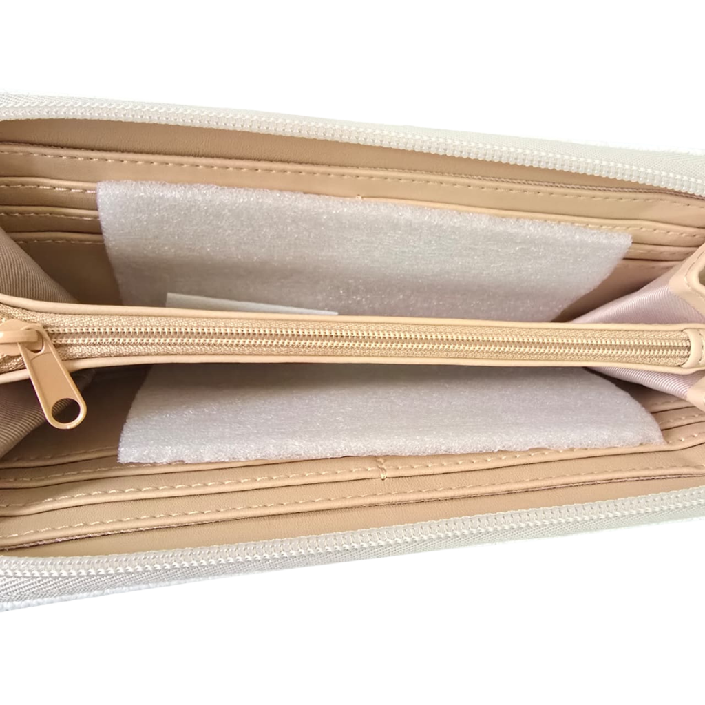 Cartera Nine West Blanca Texturizada con Cierre