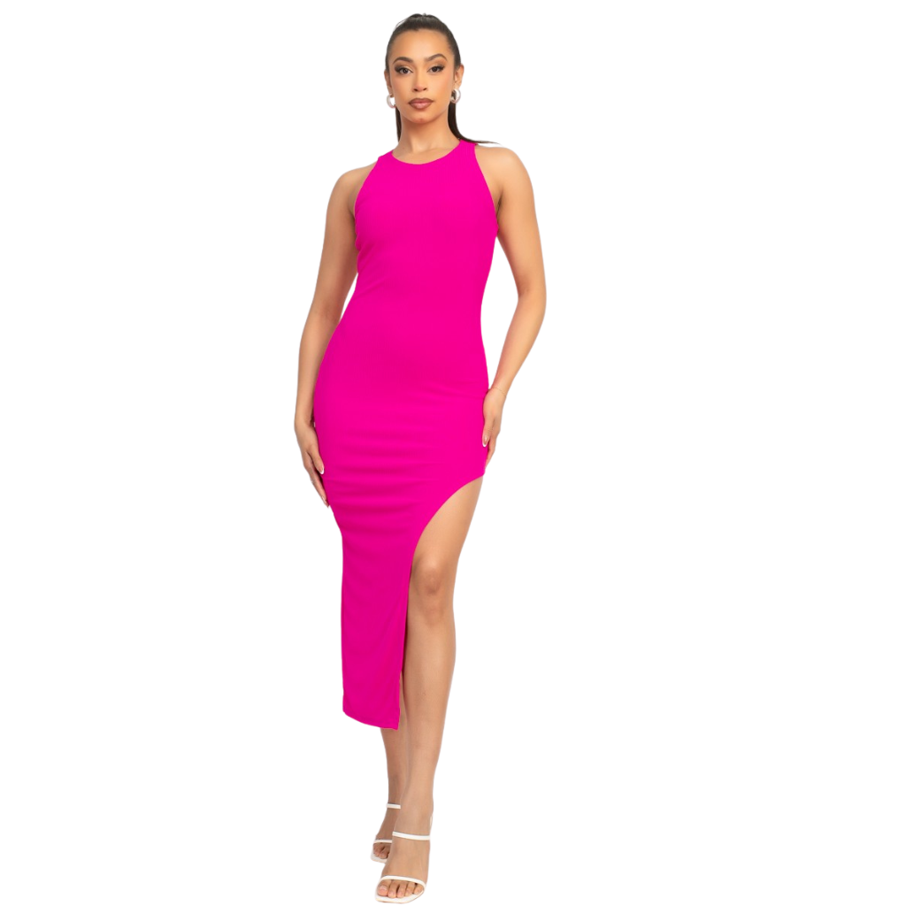 Vestido midi fucsia con abertura lateral y cuello halter